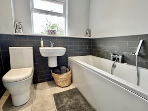 Family Bathroom- click for photo gallery